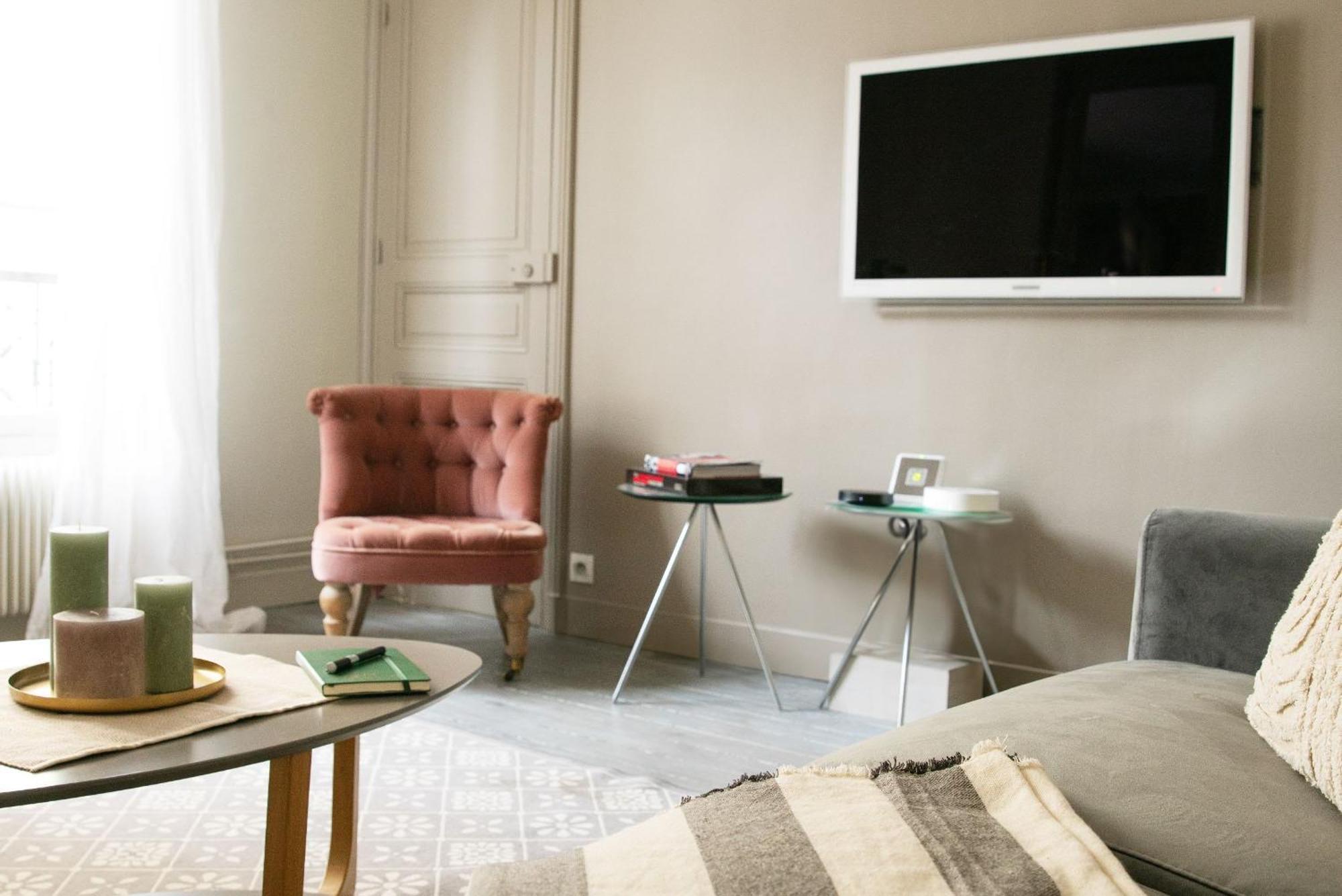 Eiffel Tower & Les Invalides - 1Br - Cityapartmentstay Paris Bagian luar foto